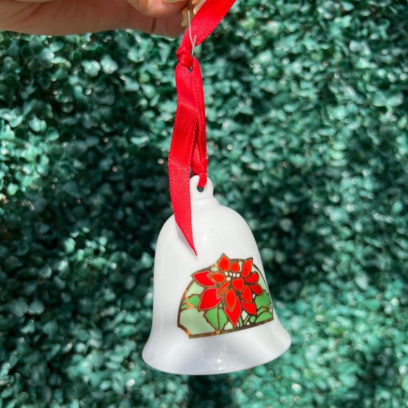 Vintage Hallmark 1983 Mom and Dad Christmas ornament - Picture 2 of 6